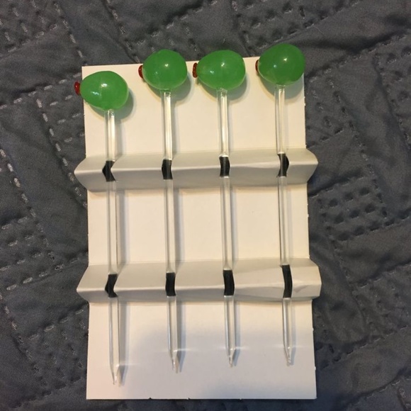 Linen Dinner Napkin Set with Olive Design - Picture 6 of 7